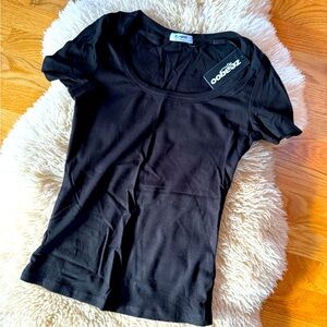 *NWT women’s ribbed knit tee